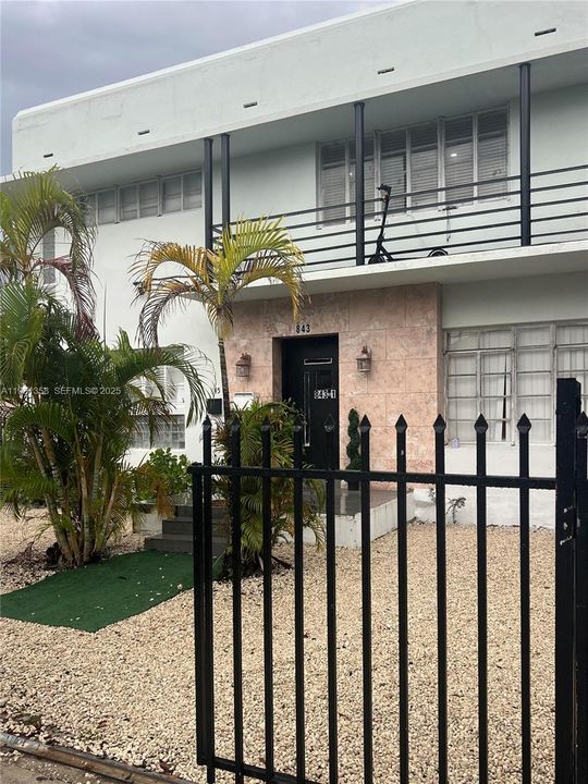 For Rent: $3,175 (4 beds, 2 baths, 1500 Square Feet)