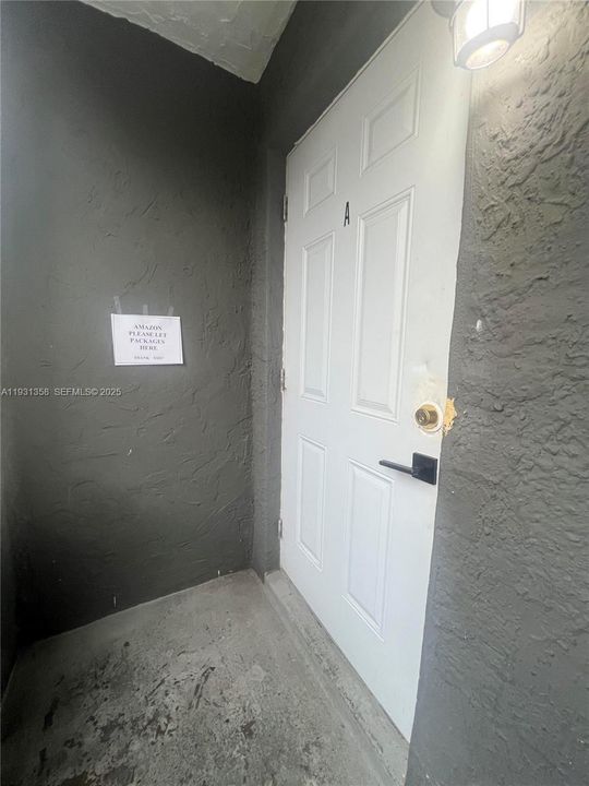 For Rent: $3,175 (4 beds, 2 baths, 1500 Square Feet)