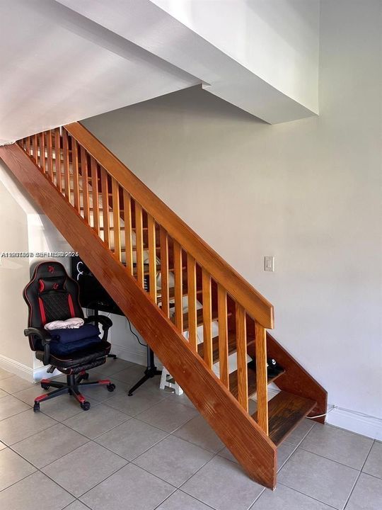 For Sale: $170,000 (1 beds, 1 baths, 982 Square Feet)