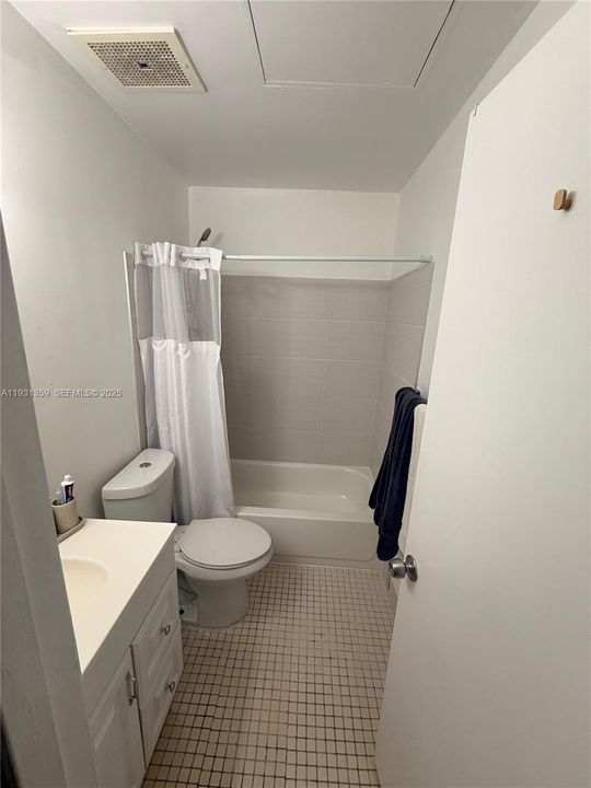 For Sale: $170,000 (1 beds, 1 baths, 982 Square Feet)