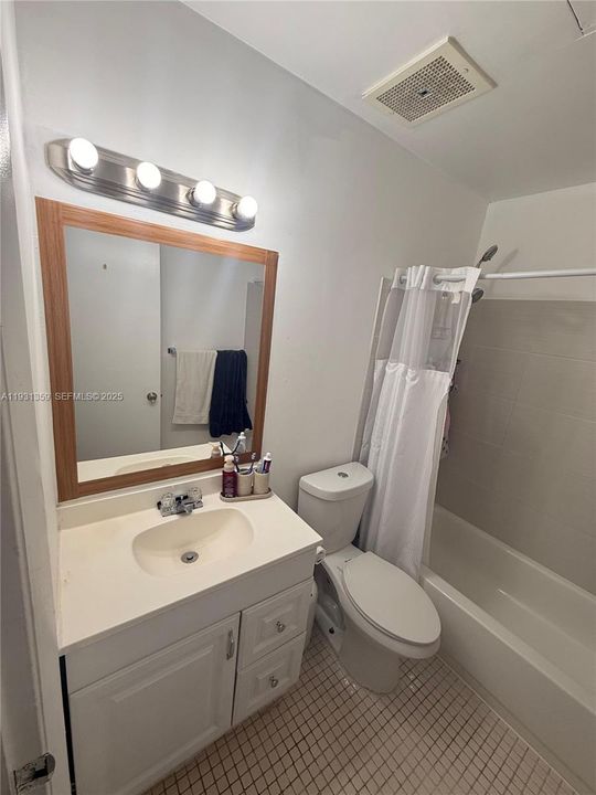 For Sale: $170,000 (1 beds, 1 baths, 982 Square Feet)