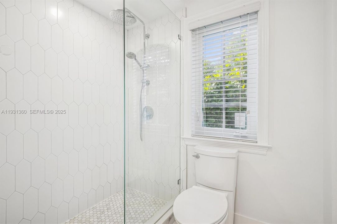 For Rent: $6,500 (3 beds, 3 baths, 3289 Square Feet)