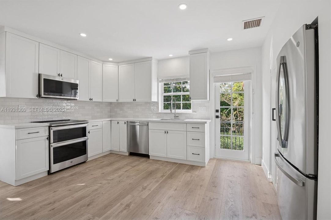 For Rent: $6,500 (3 beds, 3 baths, 3289 Square Feet)