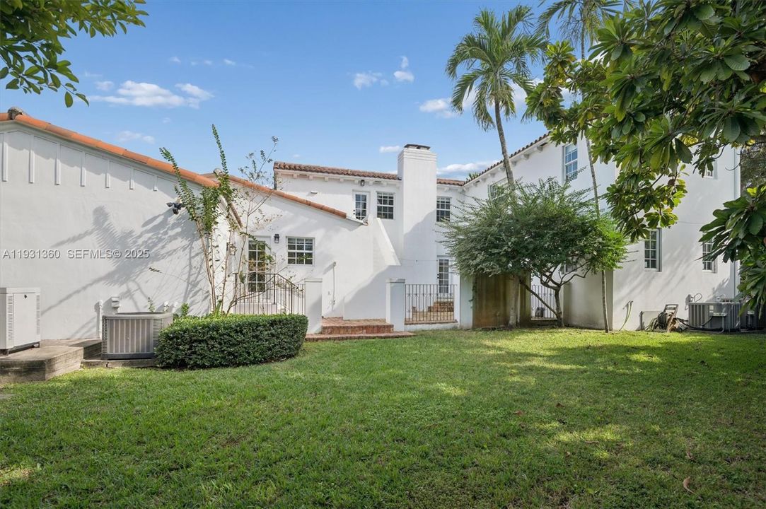 For Rent: $6,500 (3 beds, 3 baths, 3289 Square Feet)