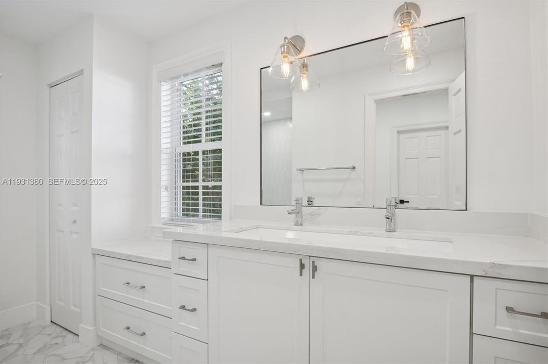 For Rent: $6,500 (3 beds, 3 baths, 3289 Square Feet)