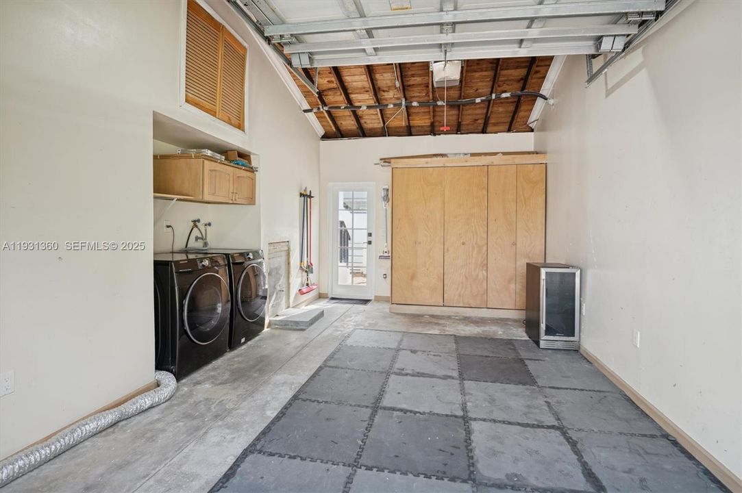 For Rent: $6,500 (3 beds, 3 baths, 3289 Square Feet)