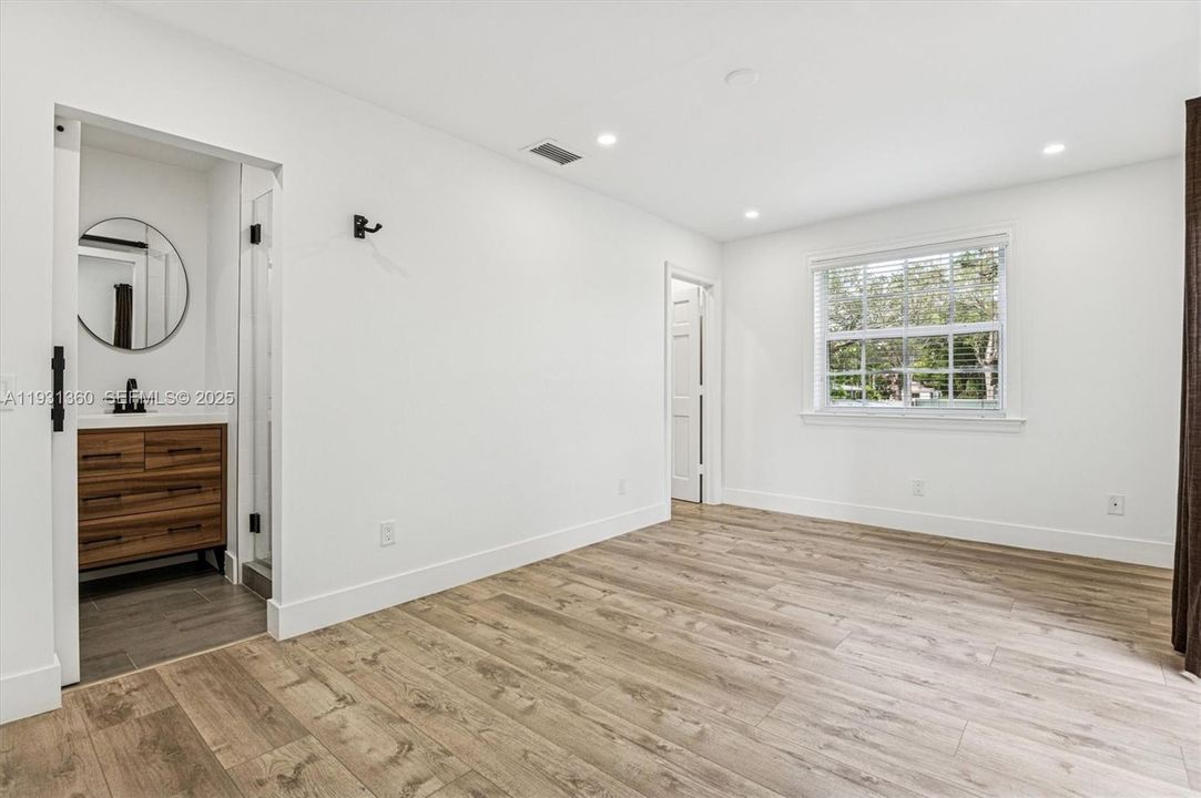 For Rent: $6,500 (3 beds, 3 baths, 3289 Square Feet)