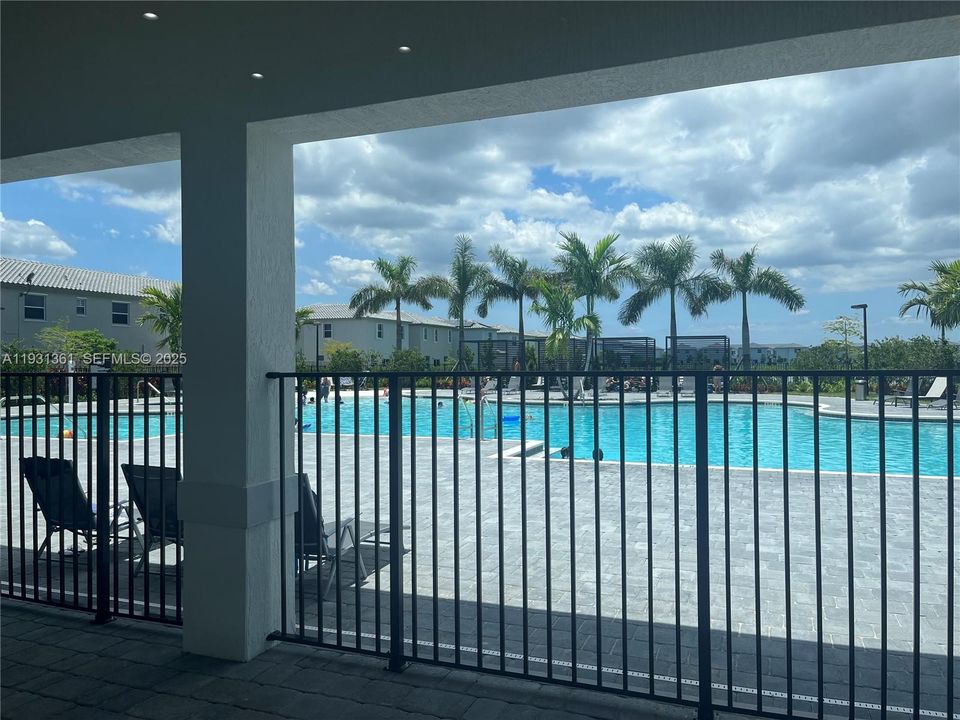 На продажу: $370,000 (3 спален, 2 ванн, 1545 Квадратных фут)