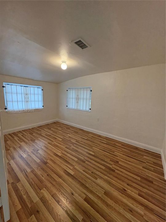 En Venta: $410,000 (3 camas, 1 baños, 1167 Pies cuadrados)