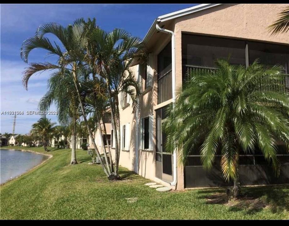 For Rent: $2,700 (3 beds, 2 baths, 1195 Square Feet)