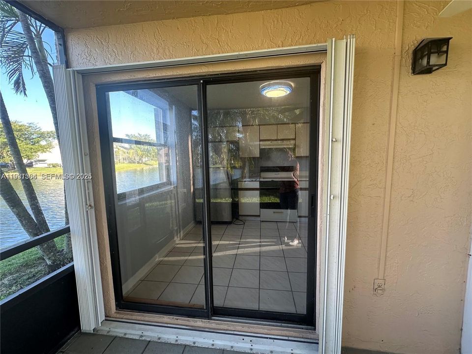 For Rent: $2,700 (3 beds, 2 baths, 1195 Square Feet)