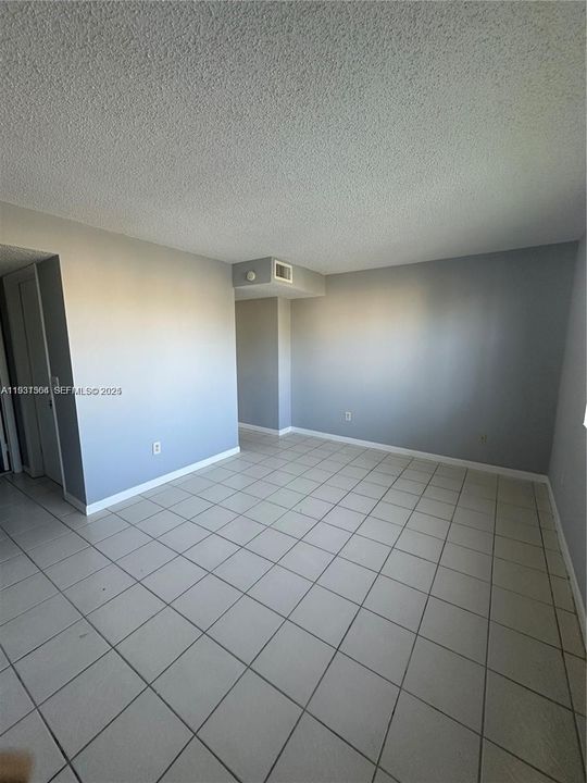 For Rent: $2,700 (3 beds, 2 baths, 1195 Square Feet)