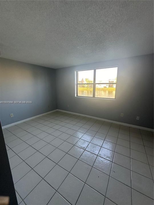 For Rent: $2,700 (3 beds, 2 baths, 1195 Square Feet)