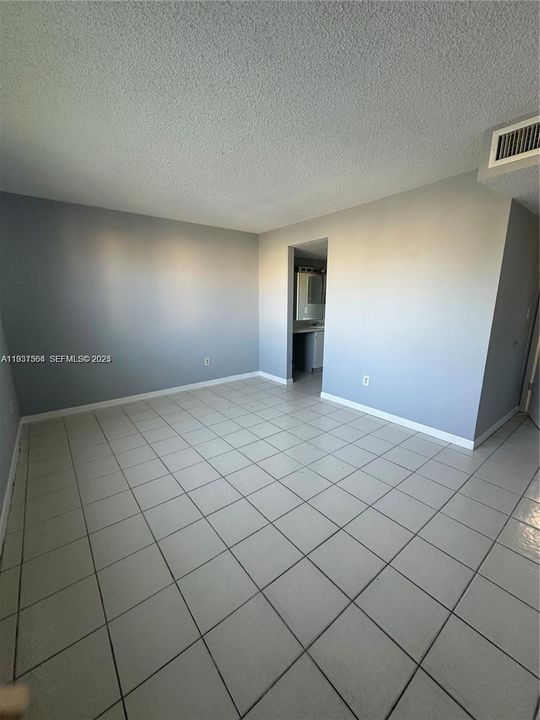 For Rent: $2,700 (3 beds, 2 baths, 1195 Square Feet)