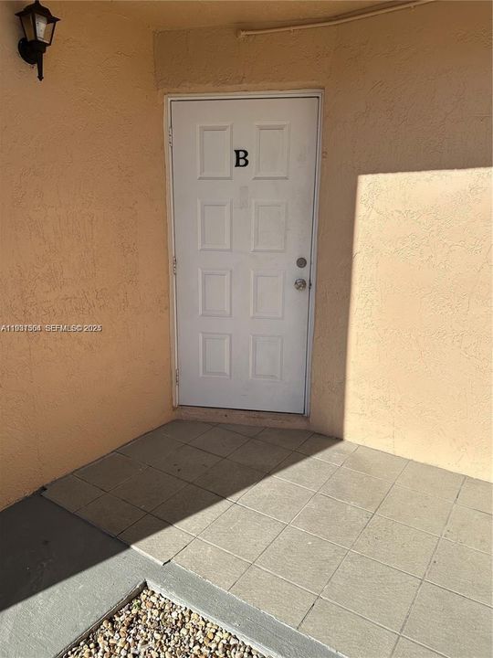 For Rent: $2,700 (3 beds, 2 baths, 1195 Square Feet)