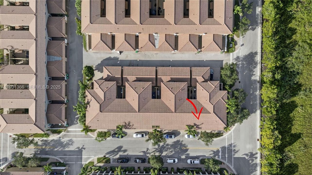 出租: $3,400 (3 贝兹, 3 浴室, 1924 平方英尺)