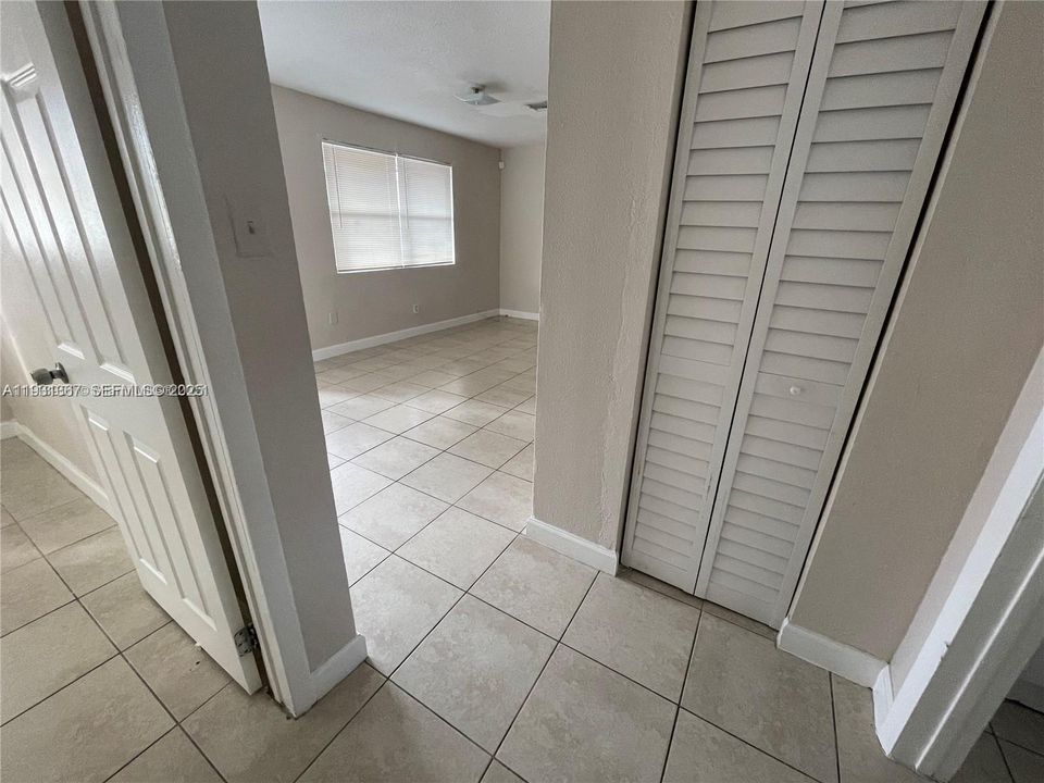 For Rent: $1,825 (2 beds, 1 baths, 1493 Square Feet)