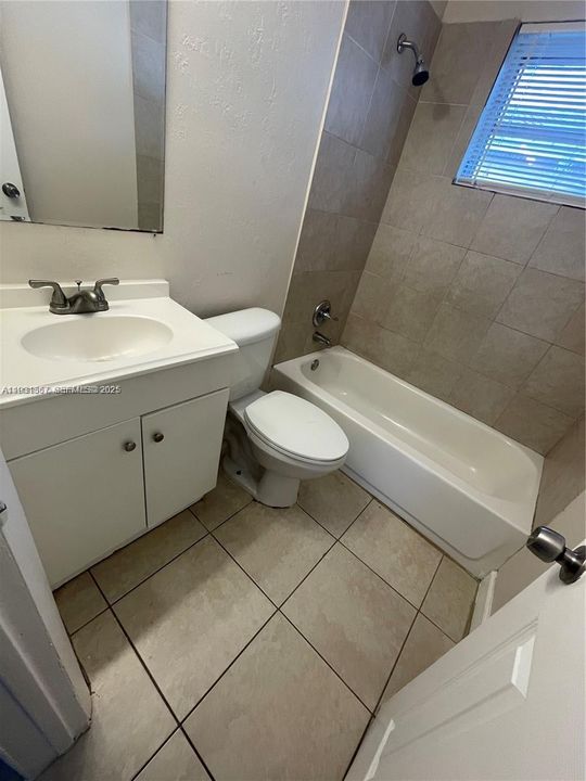 For Rent: $1,825 (2 beds, 1 baths, 1493 Square Feet)