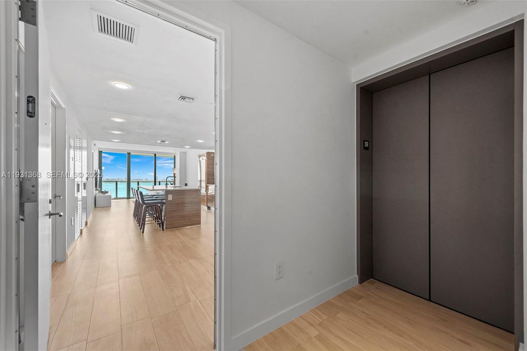 出租: $5,500 (2 贝兹, 2 浴室, 1107 平方英尺)