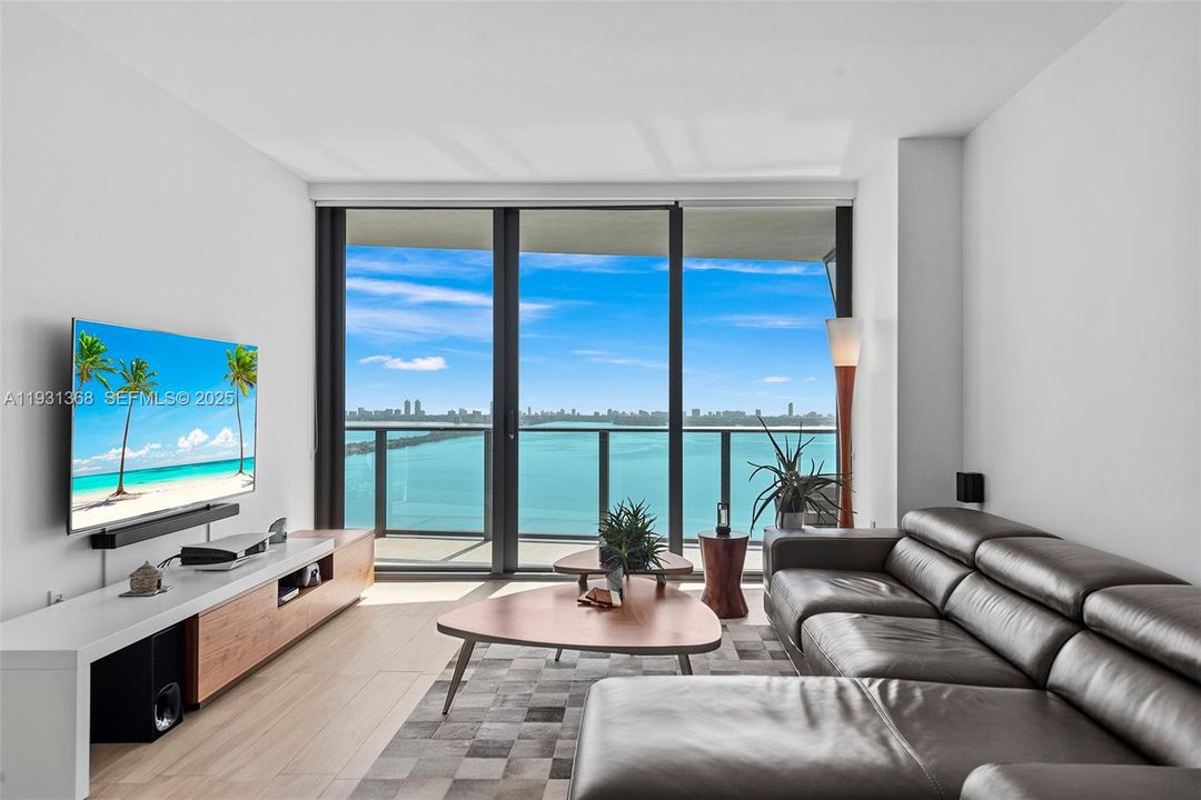 出租: $5,500 (2 贝兹, 2 浴室, 1107 平方英尺)