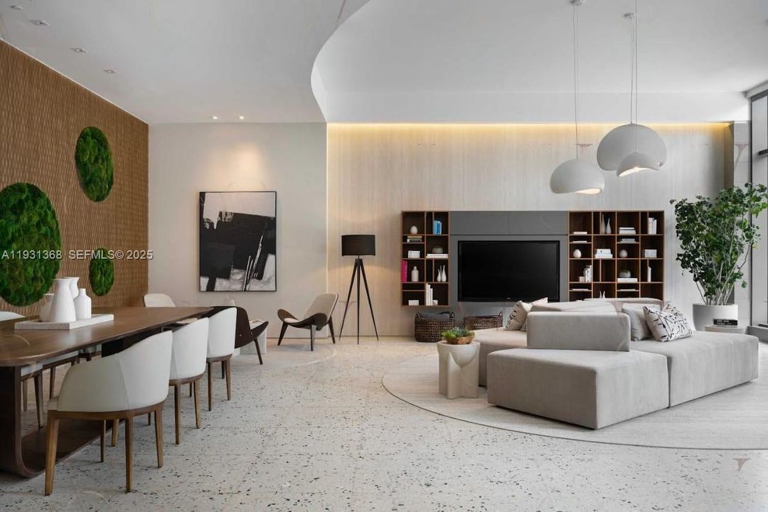 出租: $5,500 (2 贝兹, 2 浴室, 1107 平方英尺)