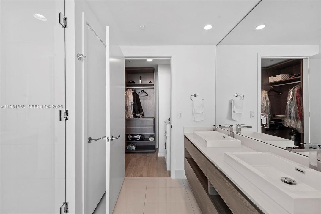 出租: $5,500 (2 贝兹, 2 浴室, 1107 平方英尺)