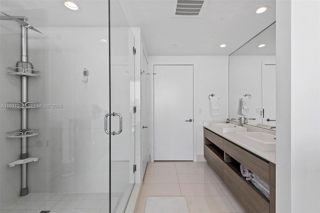 出租: $5,500 (2 贝兹, 2 浴室, 1107 平方英尺)