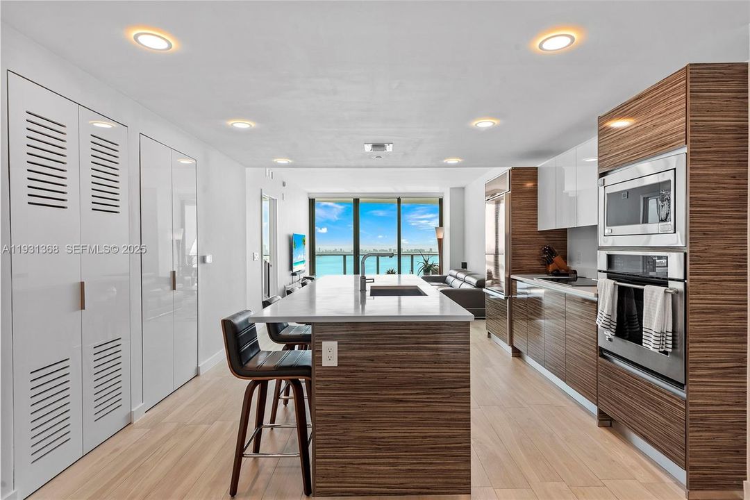 出租: $5,500 (2 贝兹, 2 浴室, 1107 平方英尺)