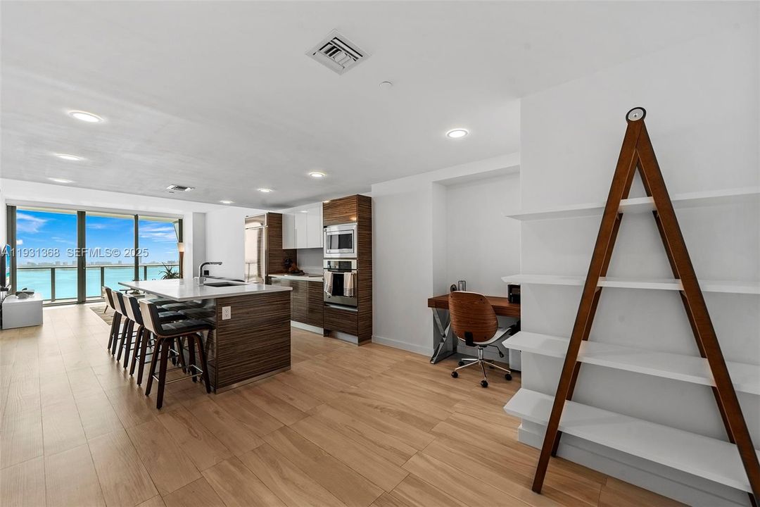 出租: $5,500 (2 贝兹, 2 浴室, 1107 平方英尺)