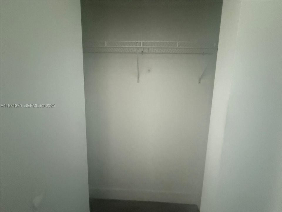 For Rent: $2,500 (2 beds, 2 baths, 865 Square Feet)