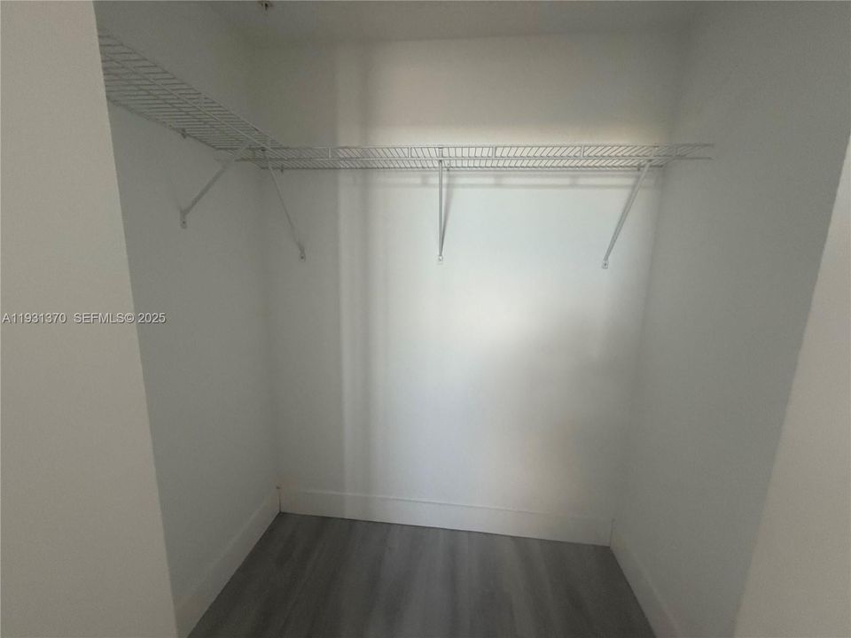 For Rent: $2,500 (2 beds, 2 baths, 865 Square Feet)