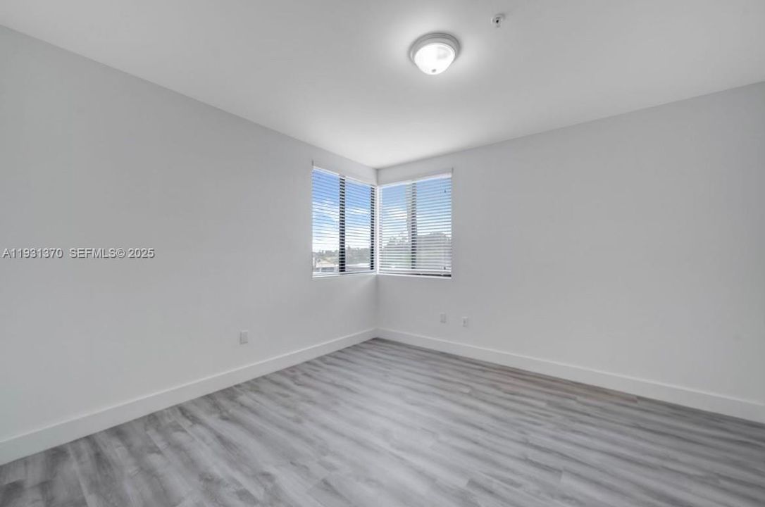 For Rent: $2,500 (2 beds, 2 baths, 865 Square Feet)