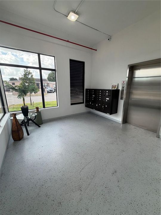 For Rent: $2,500 (2 beds, 2 baths, 865 Square Feet)