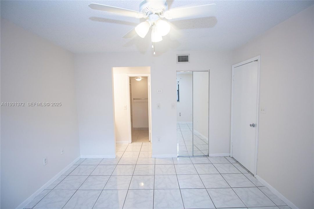 For Rent: $2,000 (2 beds, 2 baths, 986 Square Feet)