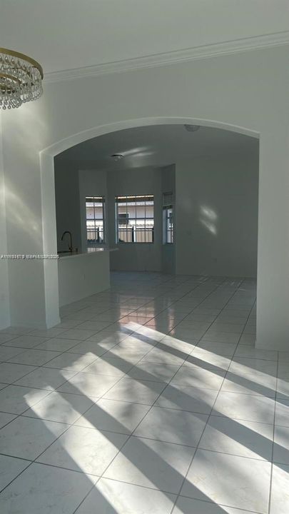 For Rent: $3,450 (4 beds, 2 baths, 2416 Square Feet)