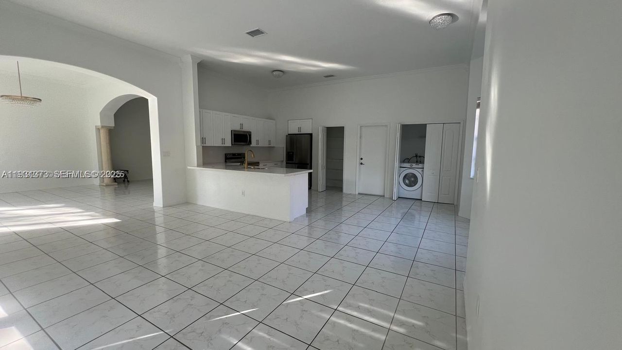 For Rent: $3,450 (4 beds, 2 baths, 2416 Square Feet)