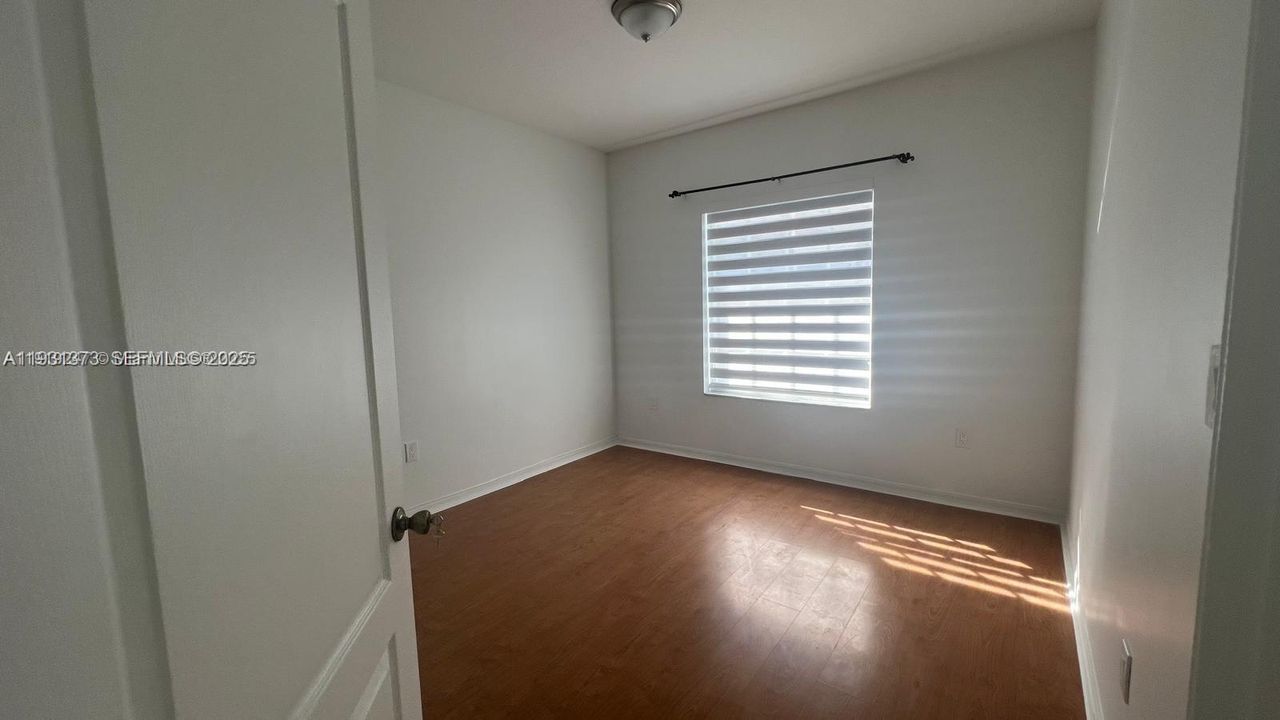 For Rent: $3,450 (4 beds, 2 baths, 2416 Square Feet)