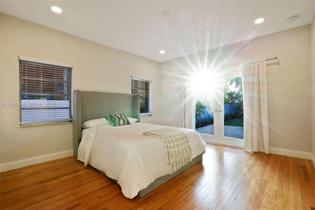 For Sale: $2,400,000 (4 beds, 4 baths, 1908 Square Feet)