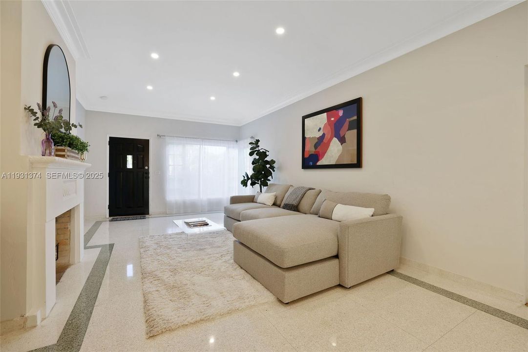 For Sale: $2,400,000 (4 beds, 4 baths, 1908 Square Feet)