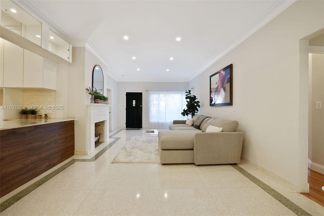 For Sale: $2,400,000 (4 beds, 4 baths, 1908 Square Feet)