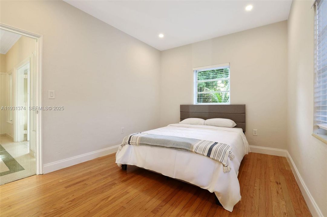 For Sale: $2,400,000 (4 beds, 4 baths, 1908 Square Feet)