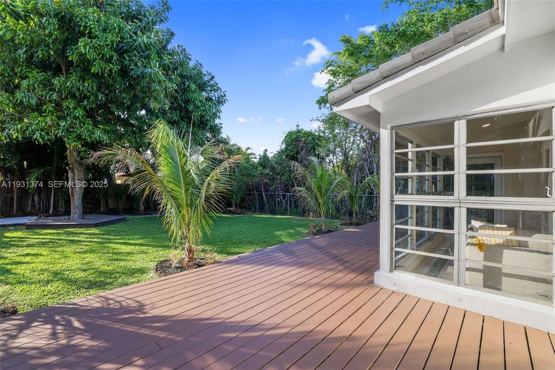 For Sale: $2,400,000 (4 beds, 4 baths, 1908 Square Feet)