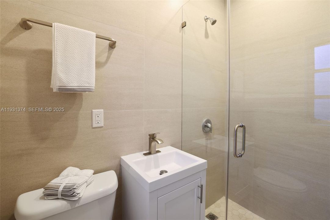 For Sale: $2,400,000 (4 beds, 4 baths, 1908 Square Feet)