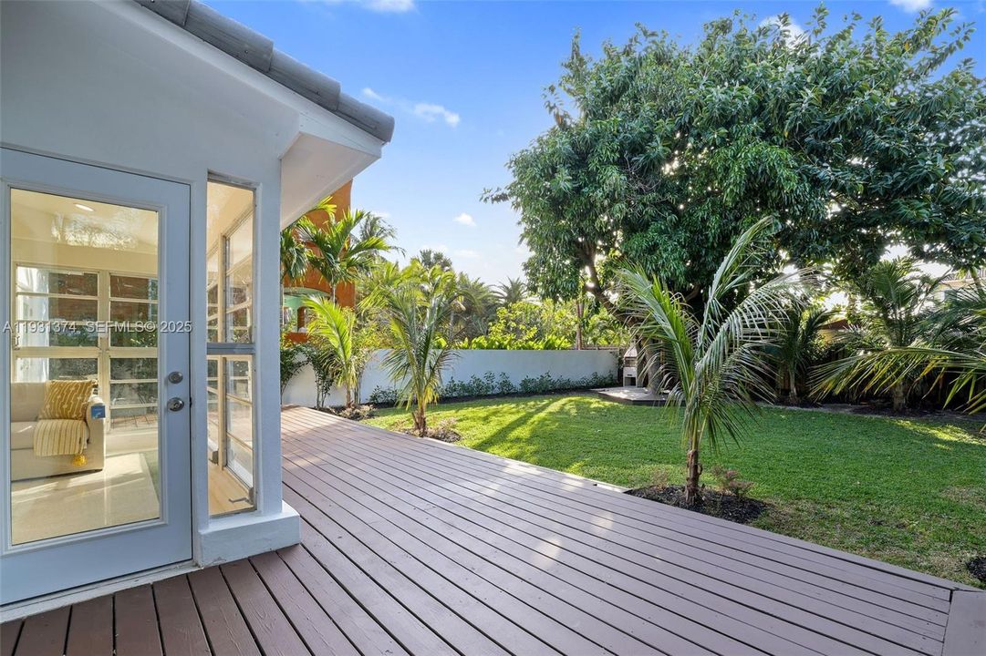 For Sale: $2,400,000 (4 beds, 4 baths, 1908 Square Feet)