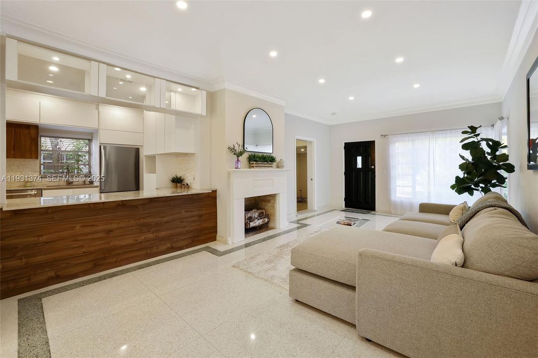 For Sale: $2,400,000 (4 beds, 4 baths, 1908 Square Feet)