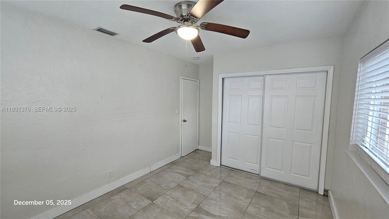 出租: $1,800 (2 贝兹, 1 浴室, 950 平方英尺)