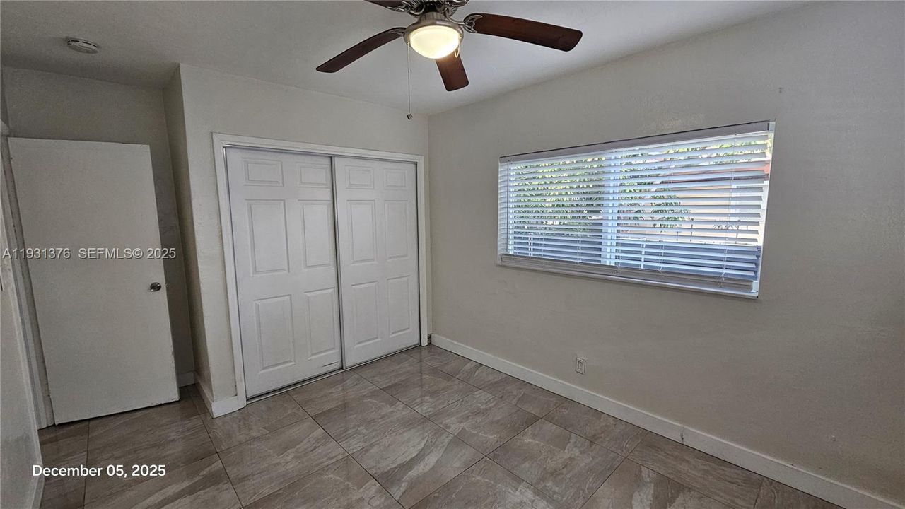 出租: $1,800 (2 贝兹, 1 浴室, 950 平方英尺)