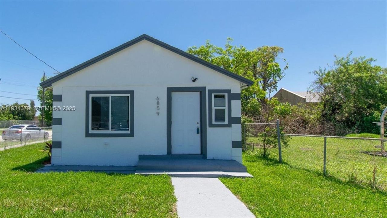 En Venta: $425,000 (3 camas, 2 baños, 1000 Pies cuadrados)