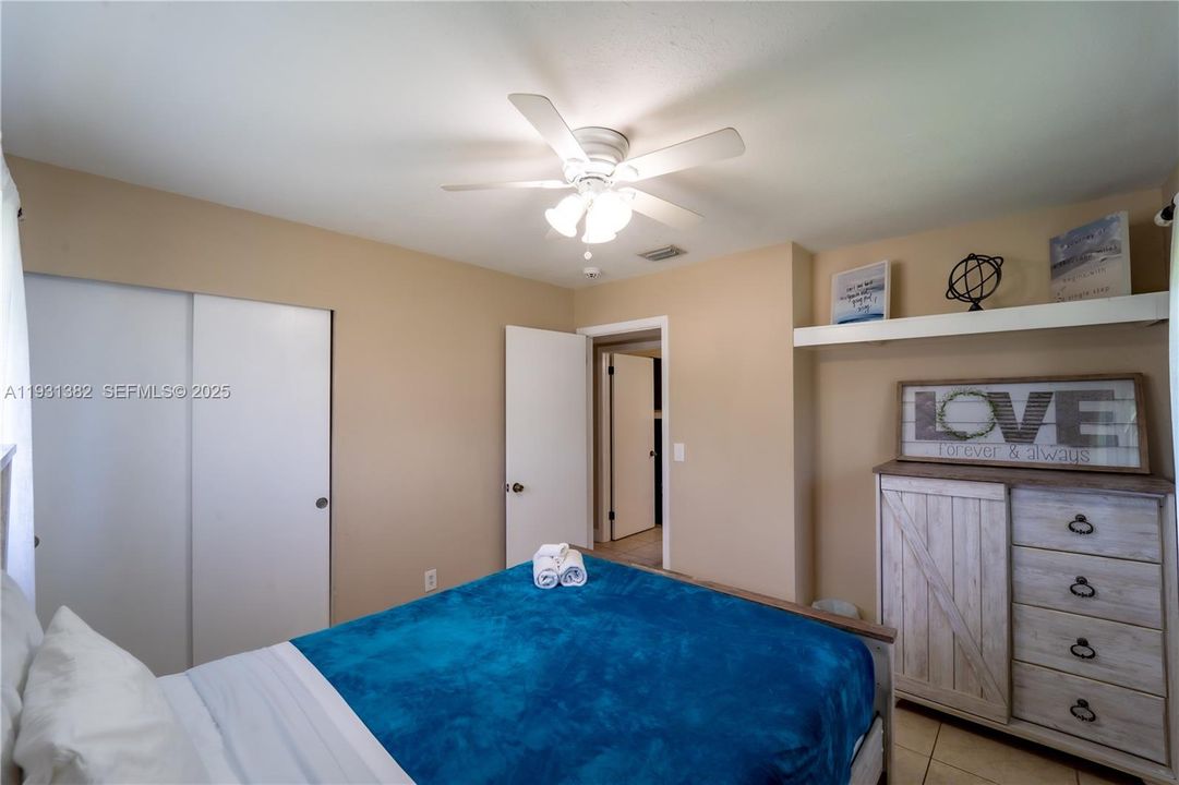 For Sale: $285,000 (3 beds, 2 baths, 1197 Square Feet)