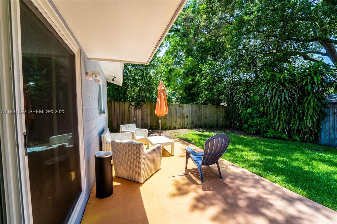 For Sale: $285,000 (3 beds, 2 baths, 1197 Square Feet)